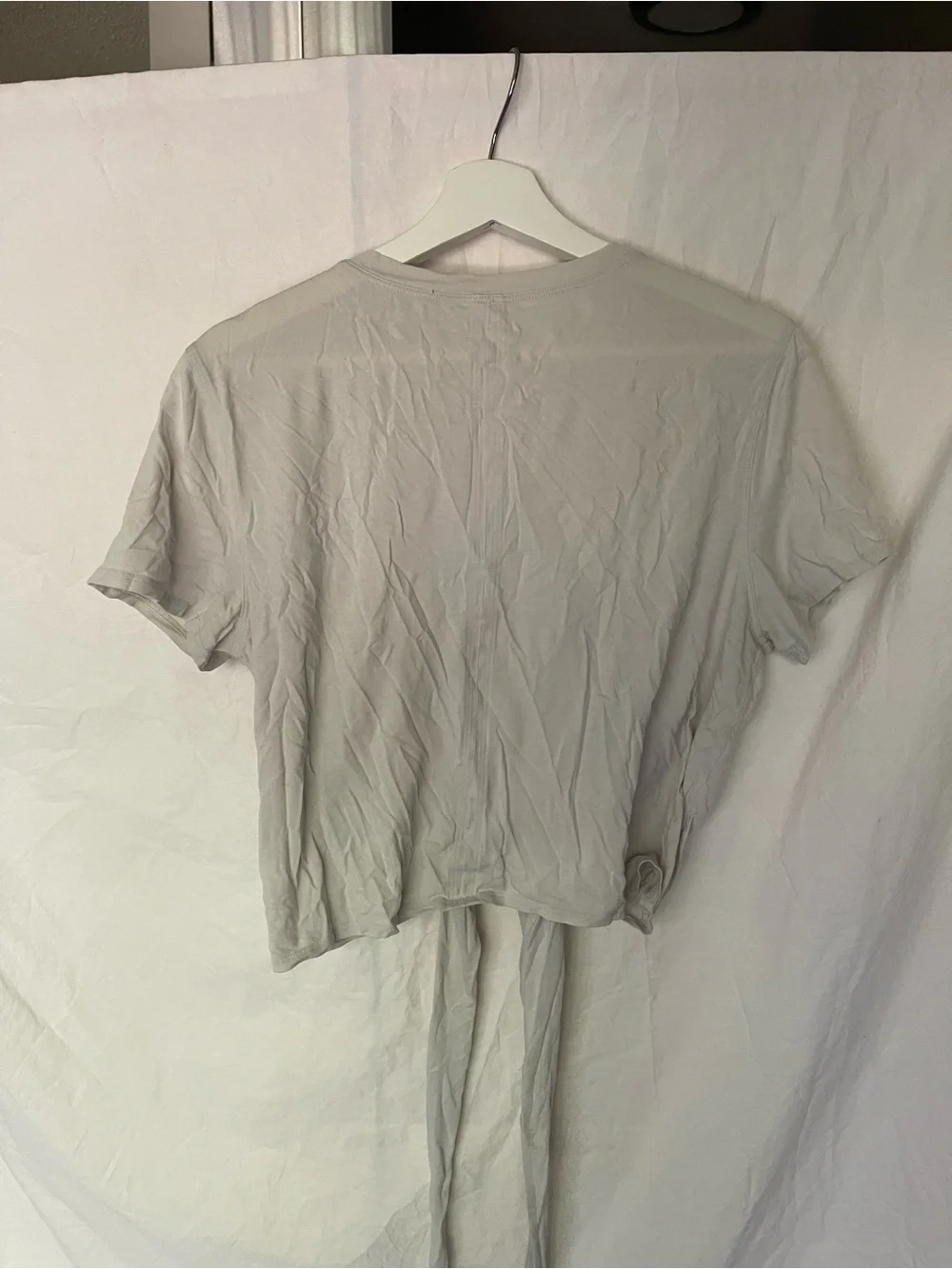 Lululemon Light Gray Tie-Front Short Sleeve Crop Top Tee Size M activewear yoga